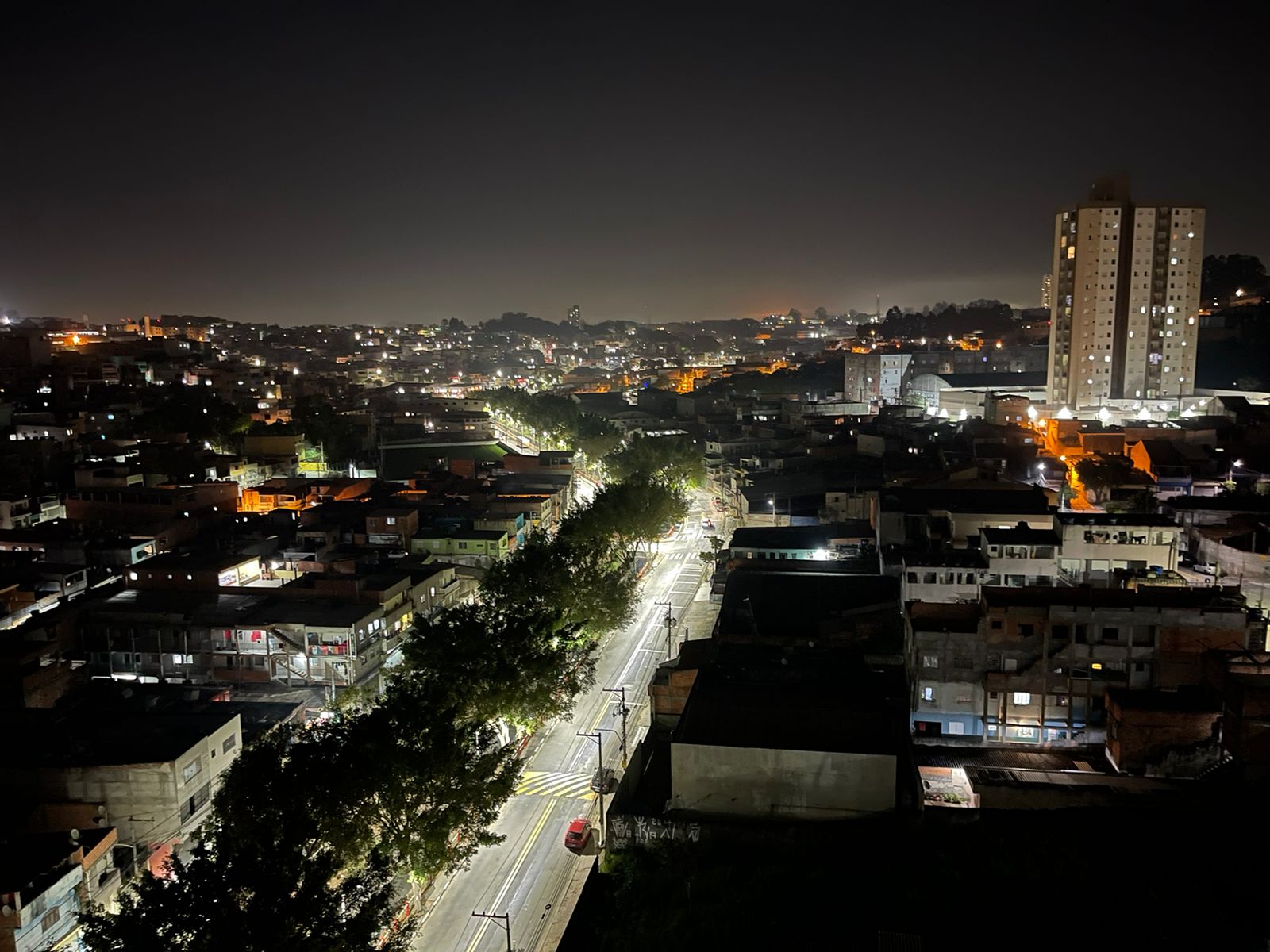 Programa “LED no meu bairro” moderniza iluminação pública de Taboão da Serra